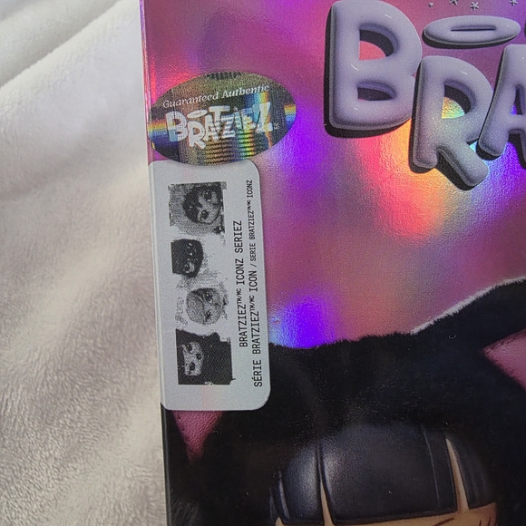 Authentic Sealed Bratz Bratziez Angel Cloe Blind Box Keychain — New, Verified - Picture 11 of 12